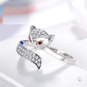 Bijou raffiné en forme de renard en cristal