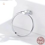 Bague argentée inspirée par le design du renard