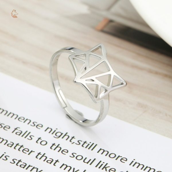 Bijou femme avec motif renard en design origami