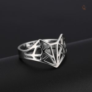 Bague géométrique en argent représentant un renard