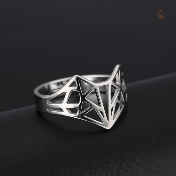 Bague géométrique en argent représentant un renard