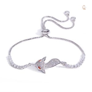 Bracelet mignon en forme de renard avec détails en diamant