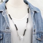 Collier Renard en pierre de lave noire et blanche