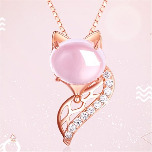 Bijou en argent représentant un renard stylisé