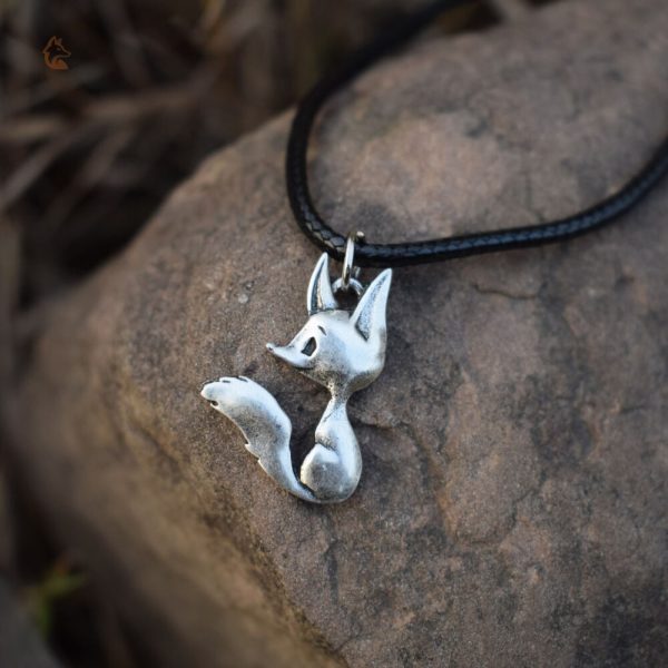 Collier tendance avec un renard stylisé en argent