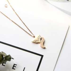 Collier or inspiré par le design d'un renard