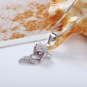 Collier Élégant Renard Oeil Rose
