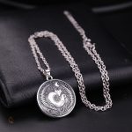 Collier en argent avec motif de renard lunaire