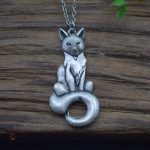 Accessoire raffiné inspiré par la nature, motif renard