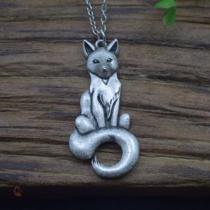 Accessoire raffiné inspiré par la nature, motif renard