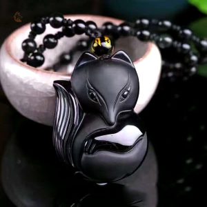 Collier en obsidienne avec motif renard