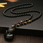 Collier unique avec renard, perles et obsidienne