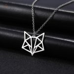 Collier original inspiré par l'art du pliage