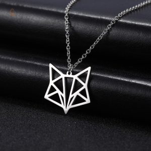 Collier original inspiré par l'art du pliage