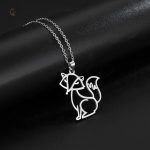 Silhouette de renard en pendentif sur chaîne délicate