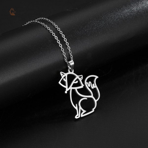 Silhouette de renard en pendentif sur chaîne délicate