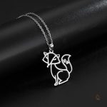 Collier silhouette animal, style chic et sobre