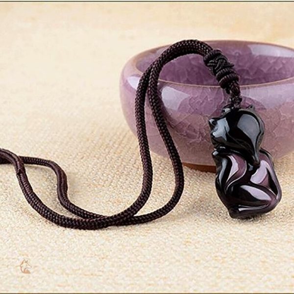Renard stylisé en obsidienne, collier élégant