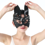 Masque Renard en cuir avec piques pour un look sexy