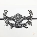 Masque en dentelle avec oreilles de renard