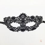Masque en dentelle pour un look de renard séduisant