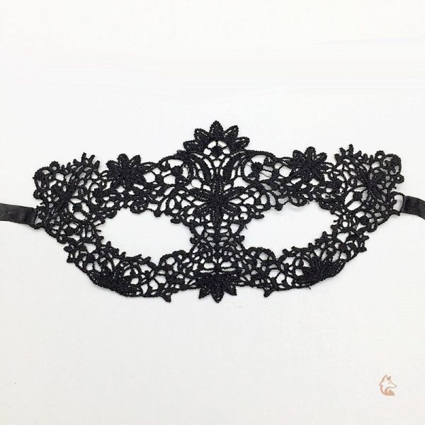 Masque en dentelle pour un look de renard séduisant